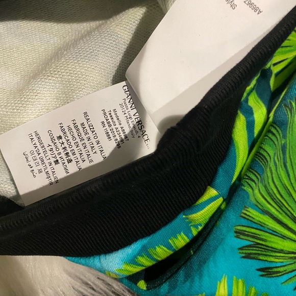 Brand New w/tags Saks Versace Jungle Print Oversized Sweater - Picture 3 of 9